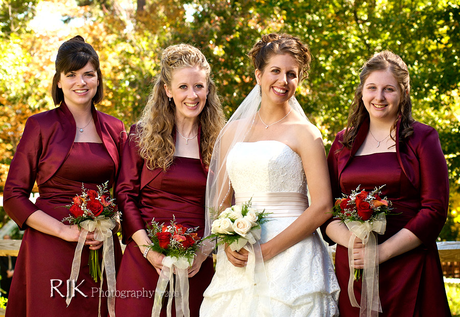 Bridal parties can really take advantage of the complimentry colors in the fall.